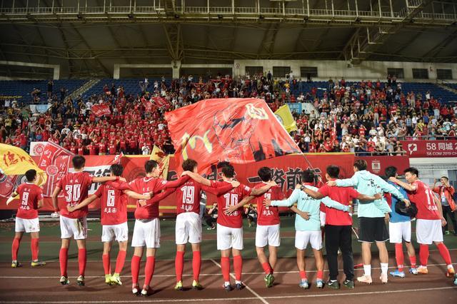 美洲杯男篮上演激烈对攻