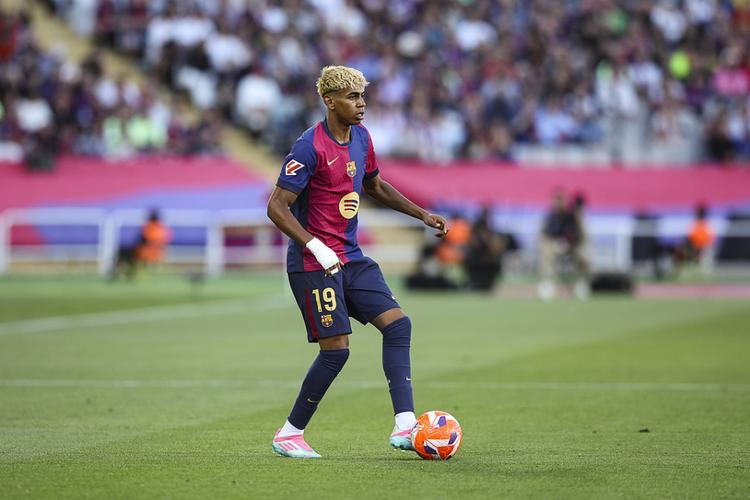 拉米罗：希望和球迷们携手走过低谷；吴少聪发烧需几天恢复（拉米罗盼与球迷共渡低谷，吴少聪发烧预计数日康复）