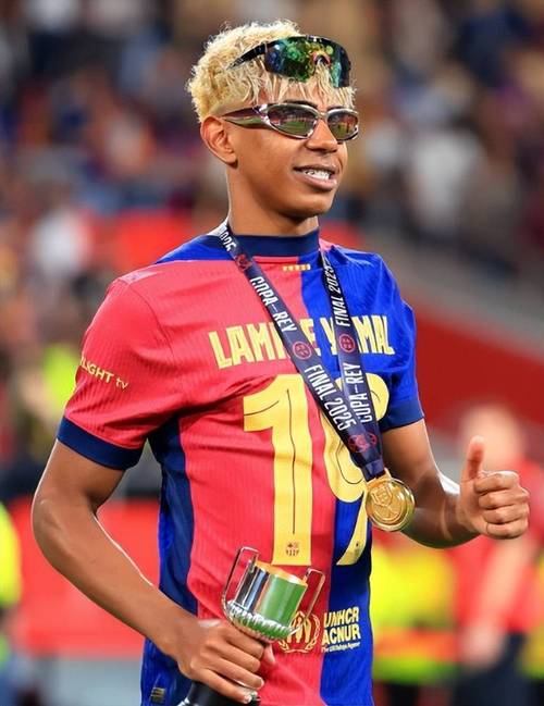 默特萨克：中国足球需要培养自己的超级球员；道曼不是经常能有的天才（默特萨克：中国足球要打造本土超级球星，道曼式天才罕见）