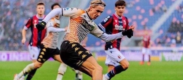 张琳芃第11次赢得中超冠军，超越郑智成国内联赛历史第一人！（张琳芃加冕中超第11冠，力压郑智成国内联赛史上第一人）