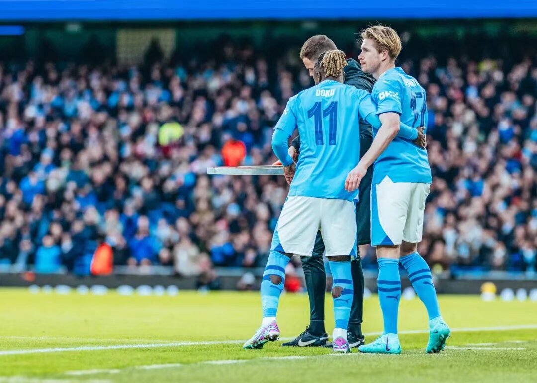 美记：詹姆斯做出最正确选择，是他整个职业生涯的缩影（美媒：詹姆斯做出最佳抉择，正是其职业生涯的写照）