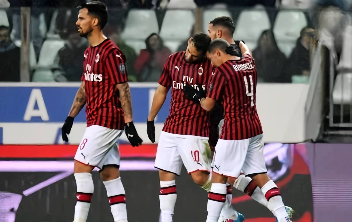 NBA杯战报：亚历山大37分8助，雷霆123-119险胜太阳（NBA杯焦点战：亚历山大37分8助发威，雷霆123-119惊险击退太阳）