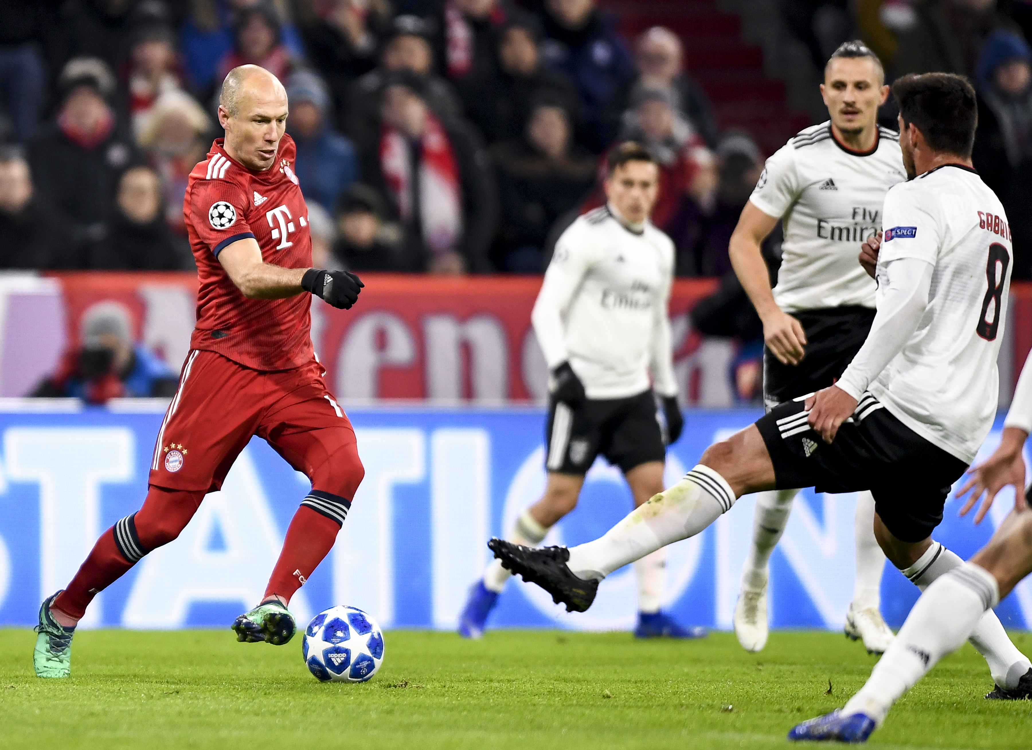 国乒8-2战胜法国队，豪取六连胜，王曼昱轰出11：2，梁靖崑丢两局（国乒8-2轻取法国豪取六连胜，王曼昱送出11-2，梁靖崑丢两局）