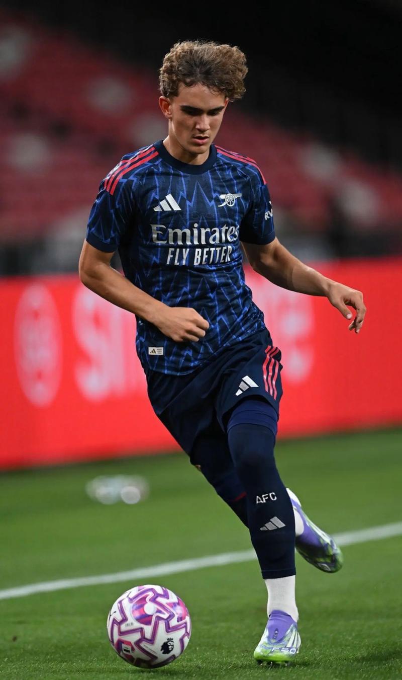 FIFA发布的世界杯赛程以美东时间计算，比北京时间慢12小时（FIFA公布世界杯赛程采用美东时间，较北京时间晚12小时）