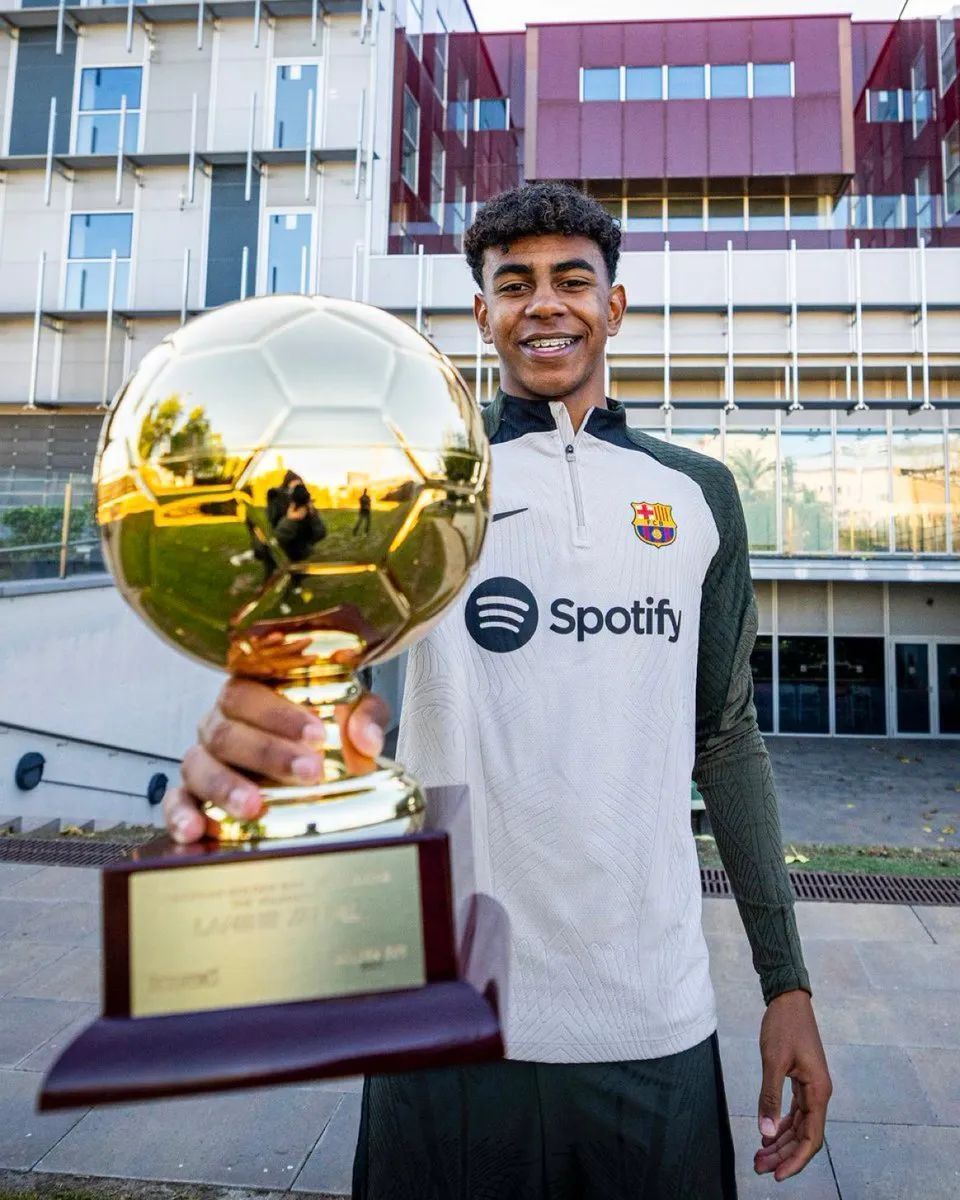 官方：沙特裁判组执法成都客战神户胜利船，胡维什担任主裁判