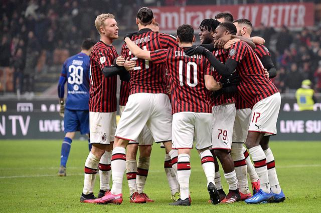 NBA杯半场：东契奇&里夫斯合砍37分，詹姆斯2分，独行侠62-60领先湖人（NBA杯半场战报：东契奇与里夫斯合得37分，詹姆斯仅2分，独行侠62-60暂领先湖人）