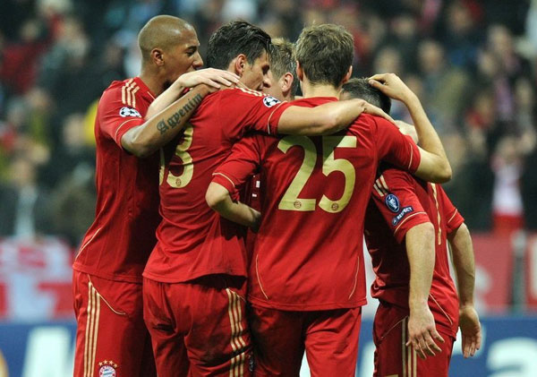 独领风骚，目前欧冠前8球队英超占4席，其余四大联赛各出1队（欧冠八强英超占半壁江山，其余四大联赛各一队入围）