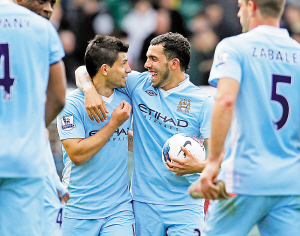 荷兰队表现亮眼，范德贝克伤愈缺阵，其天赋与拼搏受认可。（荷兰队发挥出色，范德贝克康复仍未出场，天赋与拼劲获认可）