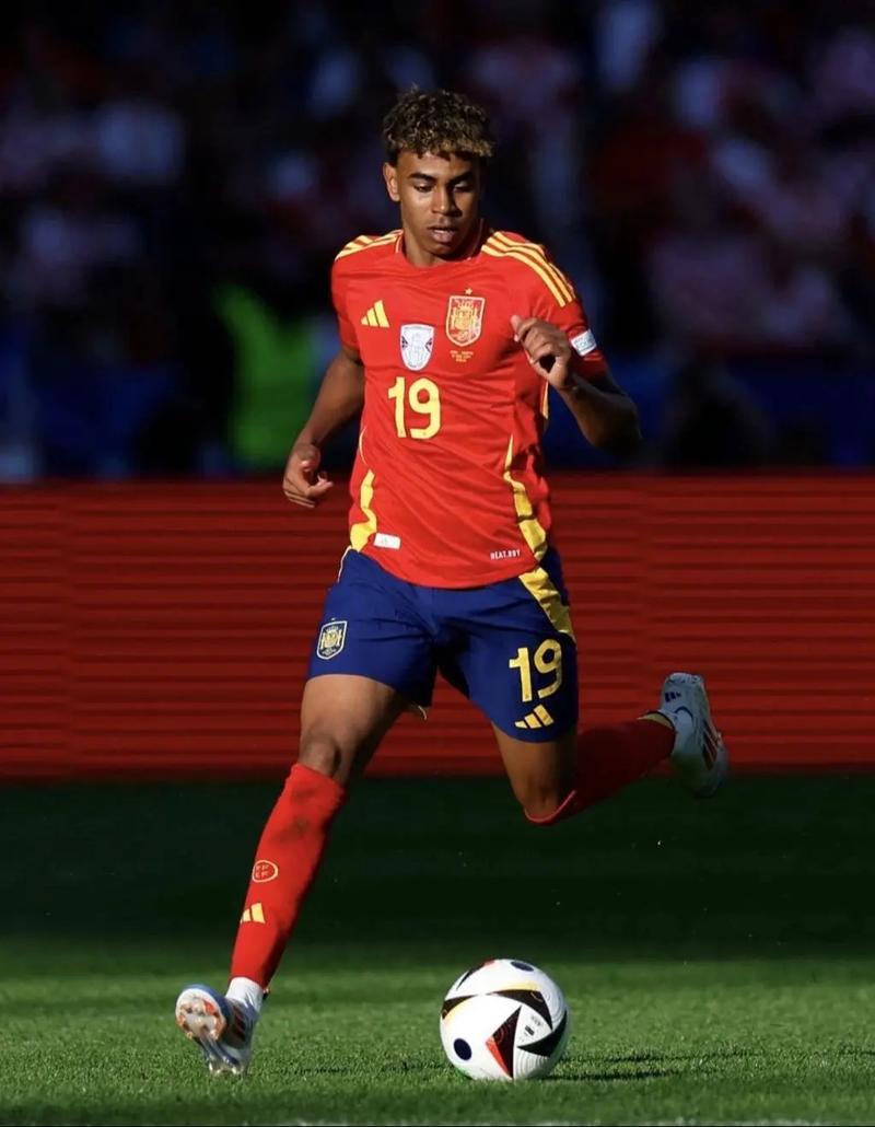 英超球员专访：萨拉赫谈赛季目标,（英超独家专访：萨拉赫畅谈新赛季目标）