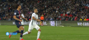 英超争议判罚：布莱顿进球犯不犯规？（英超判罚引热议：布莱顿进球是否犯规？）