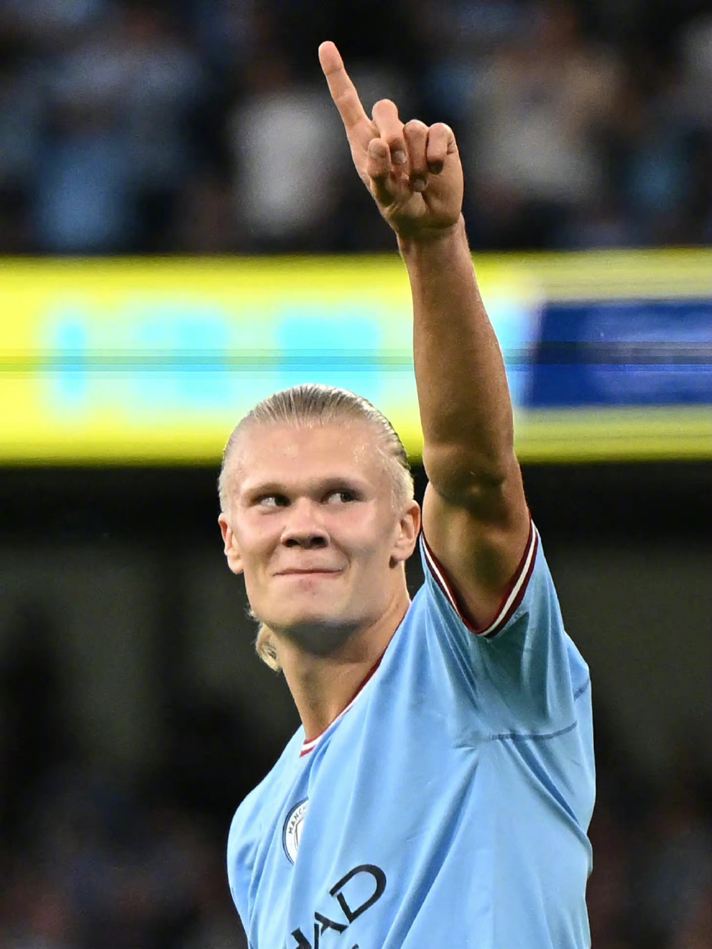 前进之鹰球员因嘲讽施蒂勒鼻子被罚款500欧，现已公开道歉（嘲讽施蒂勒鼻子被罚500欧，前进之鹰球员已公开致歉）