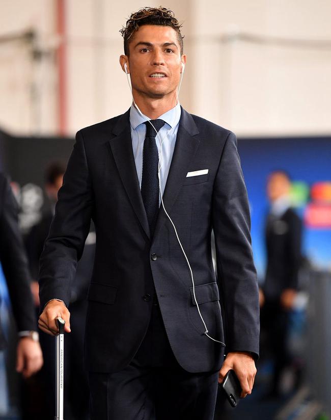 足球欧洲杯再次确认扩军，球队数量达32支（欧洲杯再度扩容，参赛队伍增至32支）